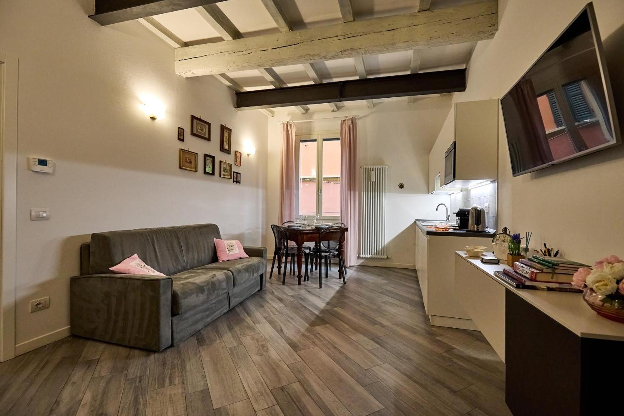 La Torre Lunga -Smart Working- 150 M Dalle-From Due Torri-Two Towers Болонья Экстерьер фото