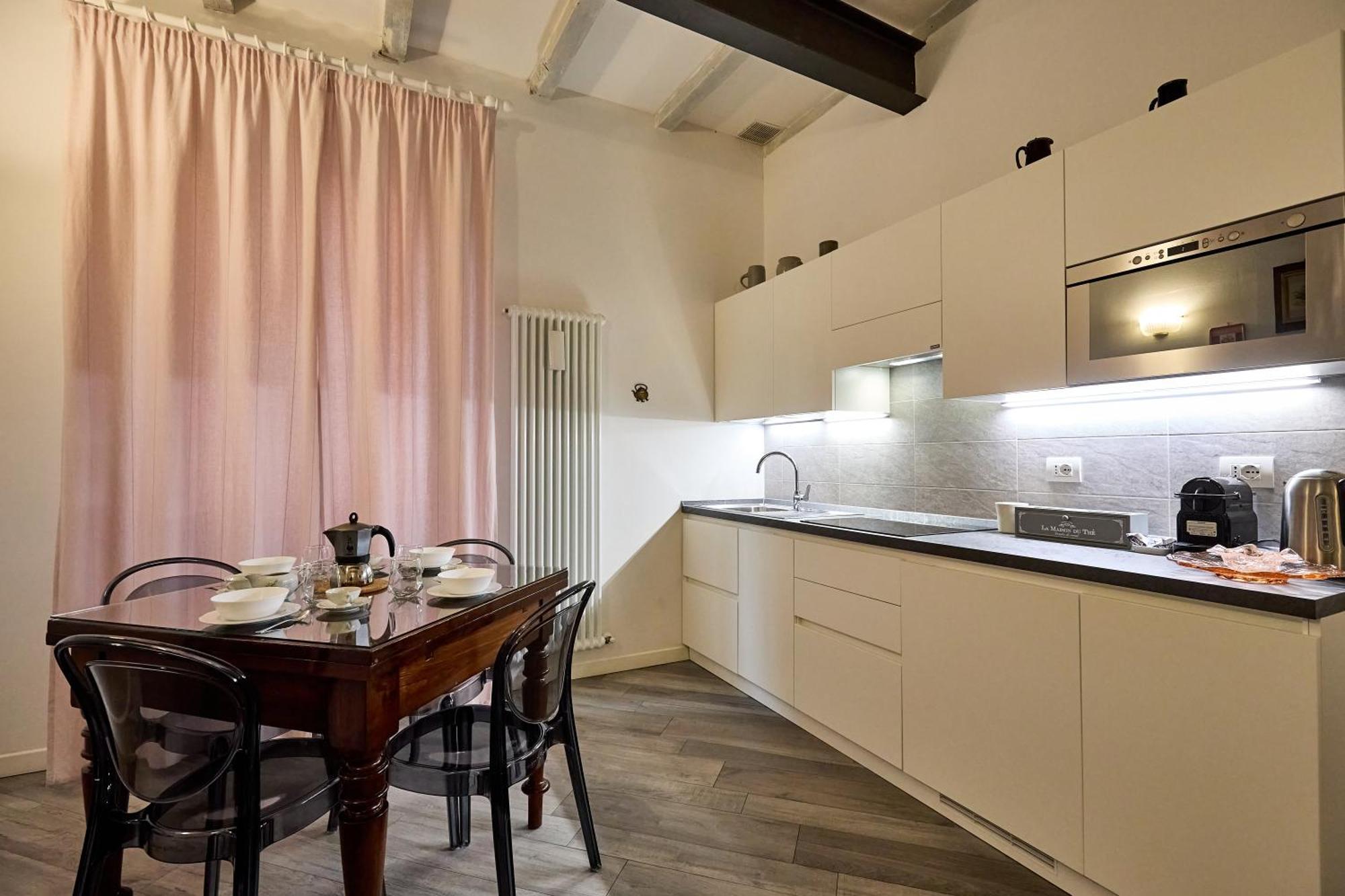 La Torre Lunga -Smart Working- 150 M Dalle-From Due Torri-Two Towers Болонья Экстерьер фото