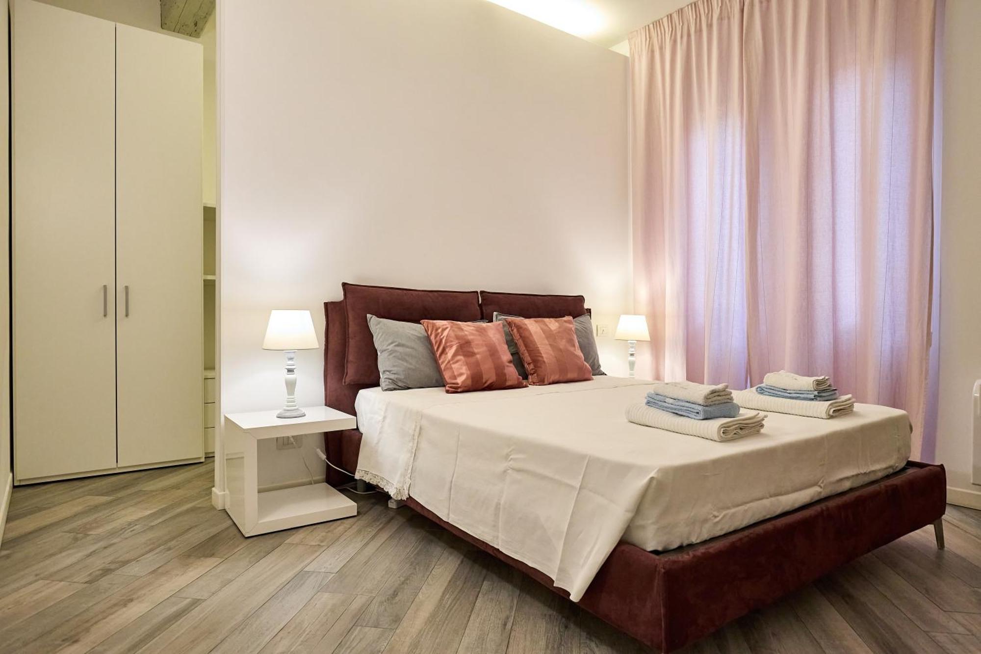 La Torre Lunga -Smart Working- 150 M Dalle-From Due Torri-Two Towers Болонья Экстерьер фото
