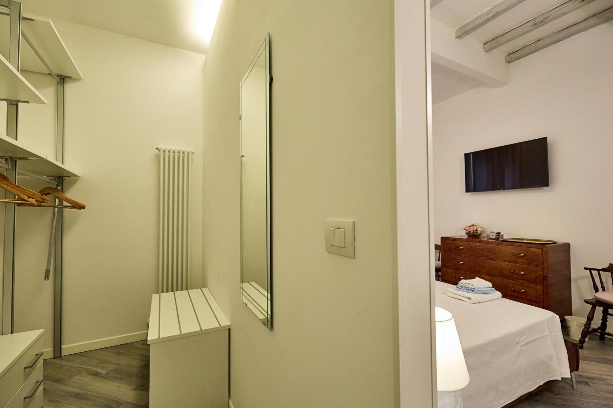 La Torre Lunga -Smart Working- 150 M Dalle-From Due Torri-Two Towers Болонья Экстерьер фото