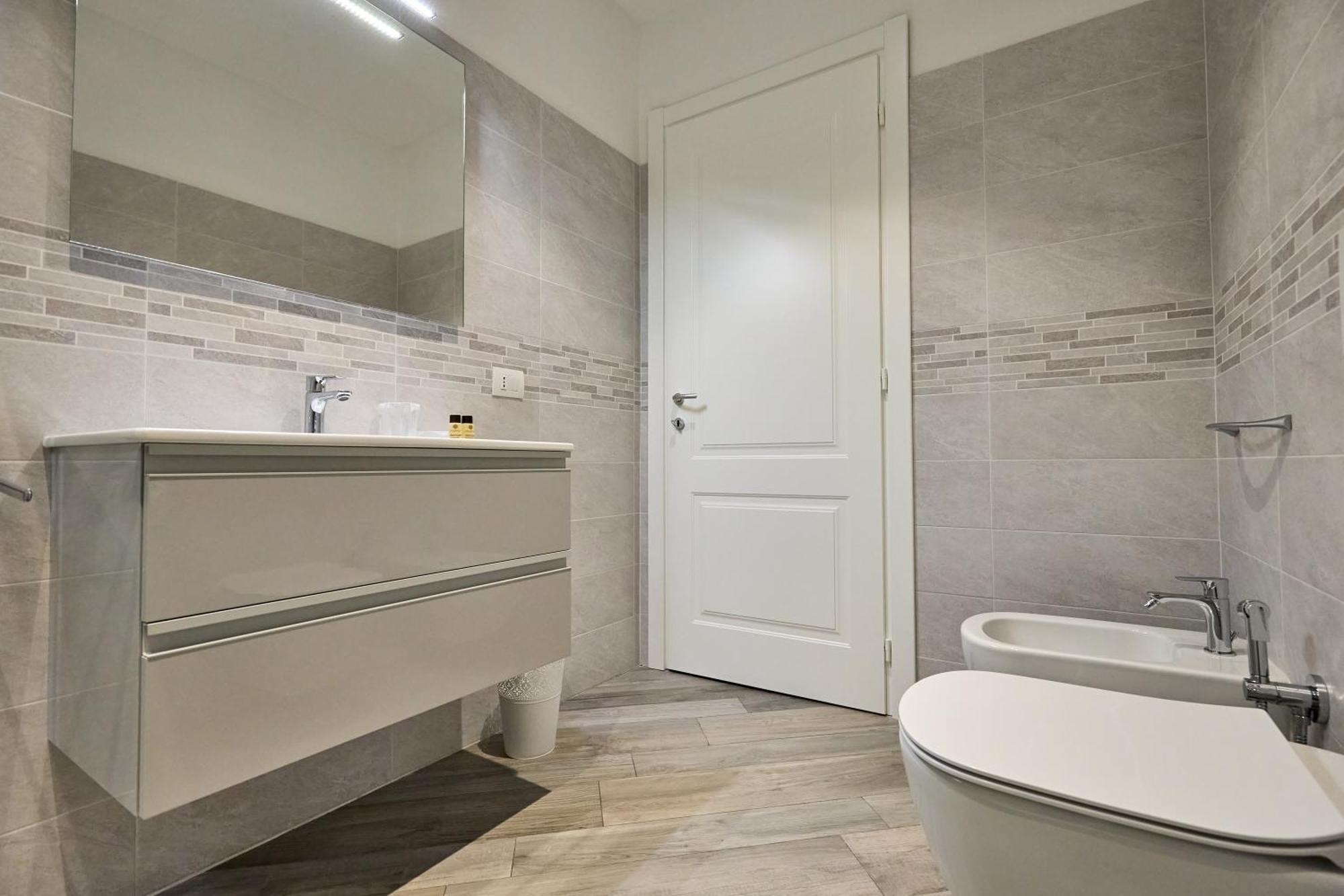 La Torre Lunga -Smart Working- 150 M Dalle-From Due Torri-Two Towers Болонья Экстерьер фото