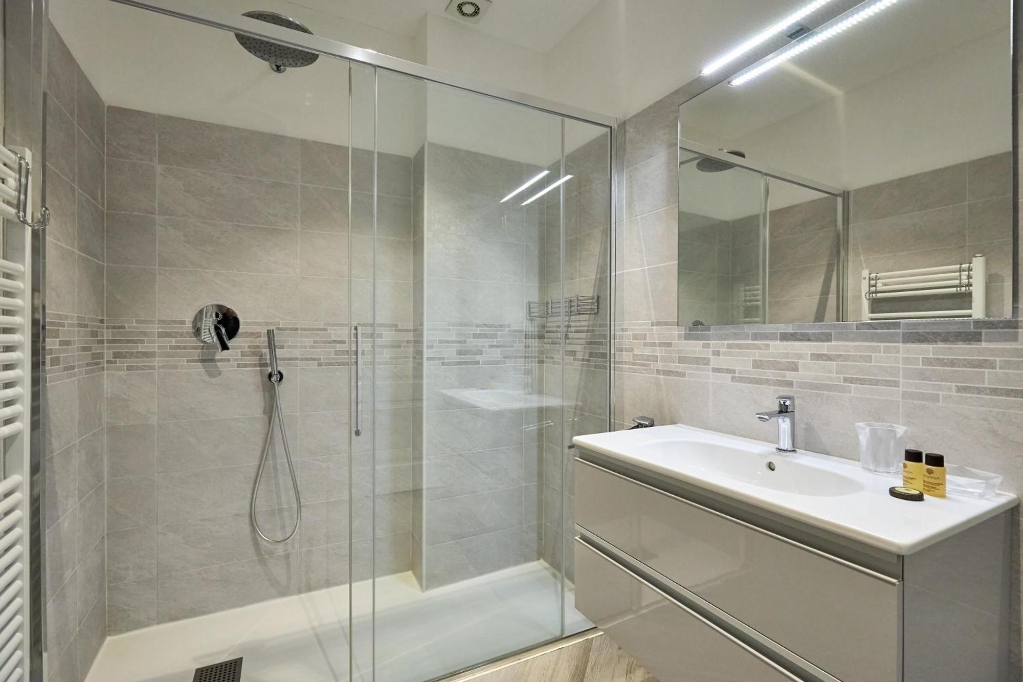 La Torre Lunga -Smart Working- 150 M Dalle-From Due Torri-Two Towers Болонья Экстерьер фото